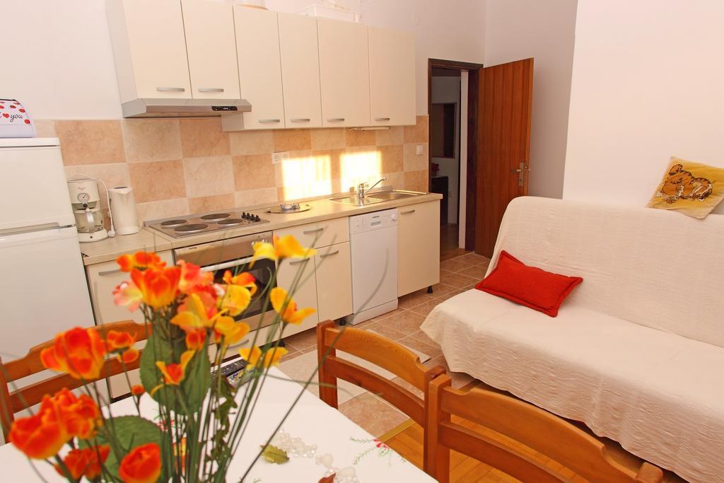 Apartments Luci ฮวาร์ ห้อง รูปภาพ
