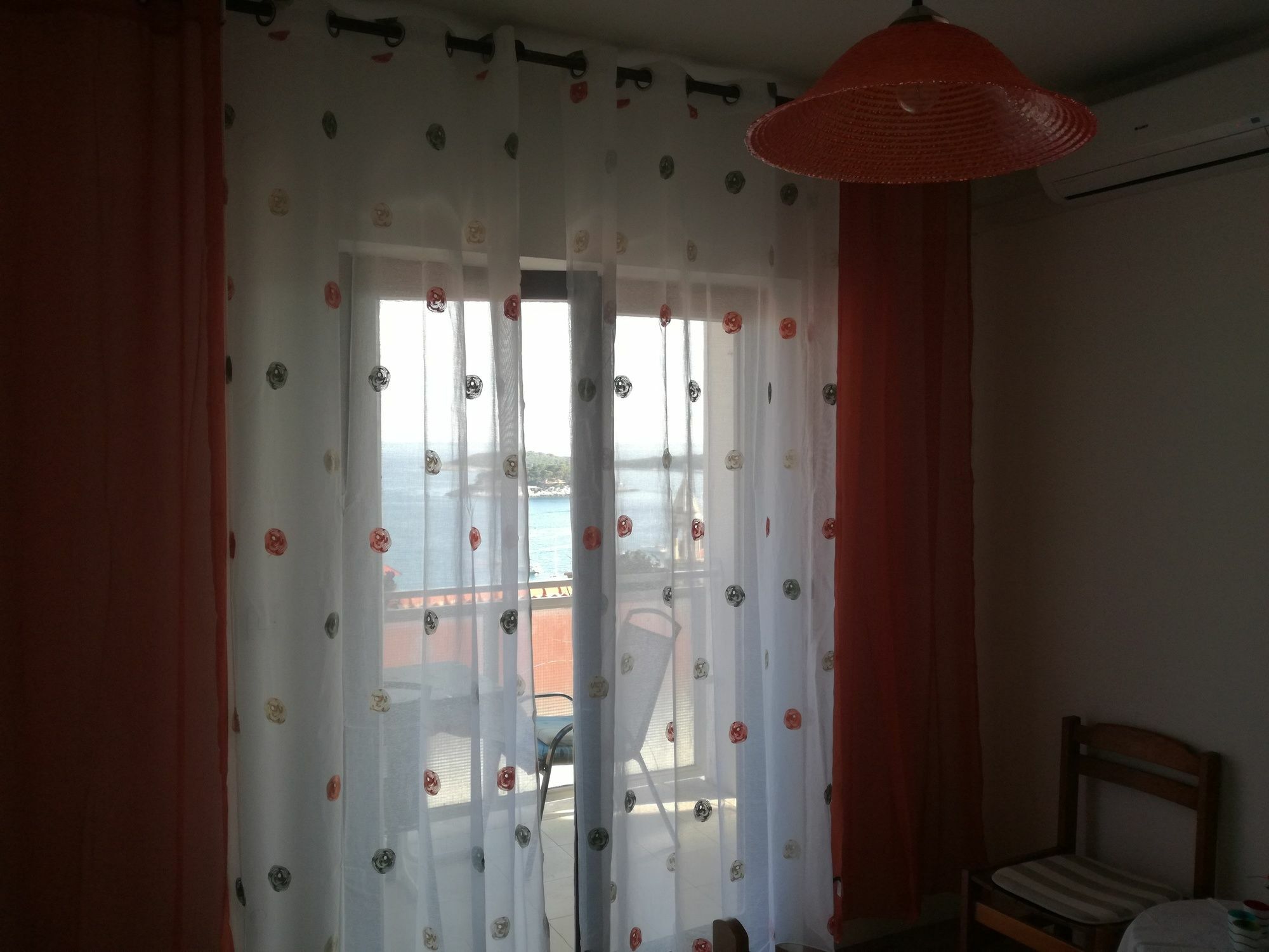 Apartments Luci ฮวาร์ ภายนอก รูปภาพ