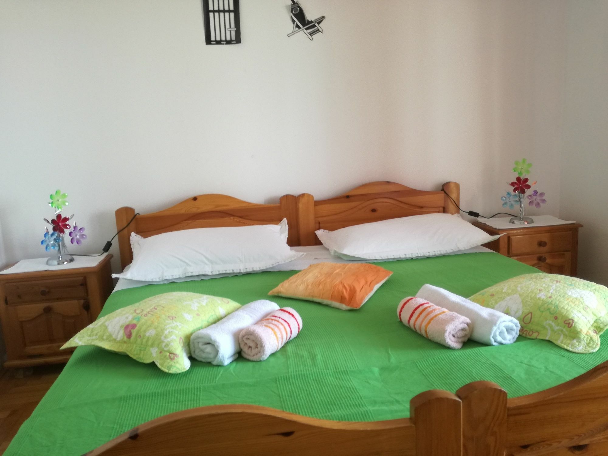 Apartments Luci ฮวาร์ ภายนอก รูปภาพ